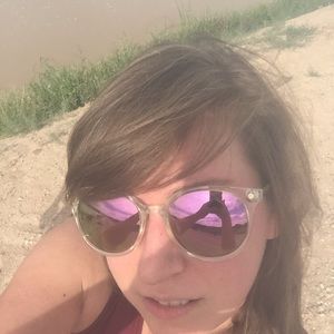 Meet your Posher, Megan